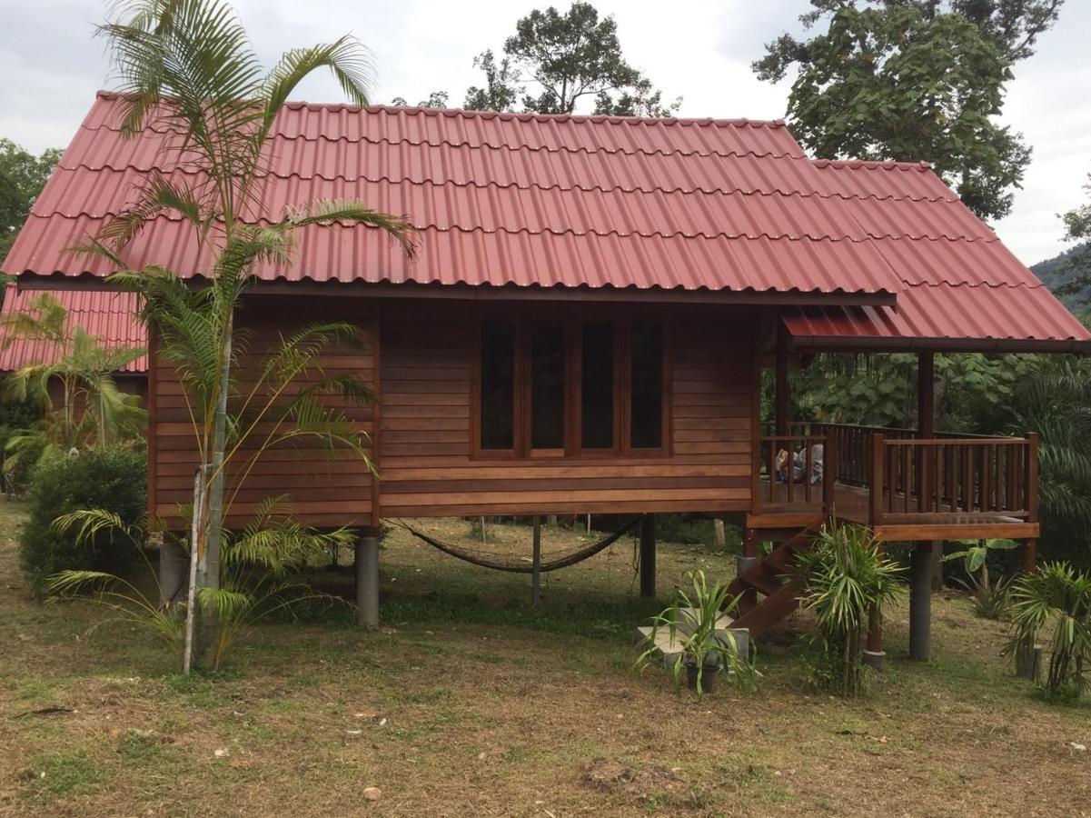 Sabai House Bungalow ヤオノイ島 エクステリア 写真